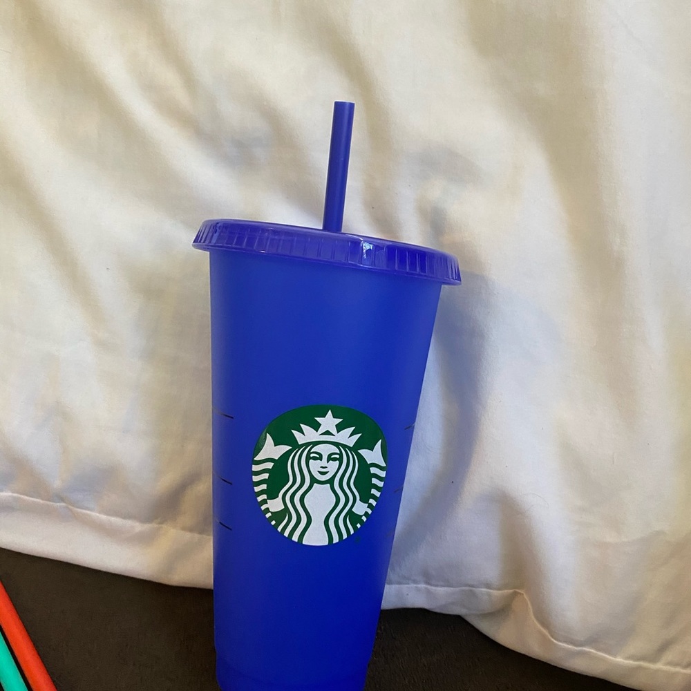 Starbucks color changing